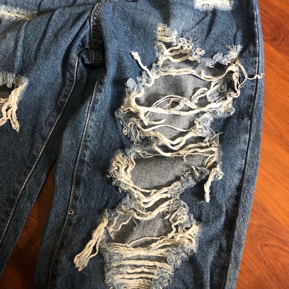 NWT Wax Jeans. Moms Jeans. Size medium. Waist has some stretch. Fits like a 6. - Picture 10 of 10